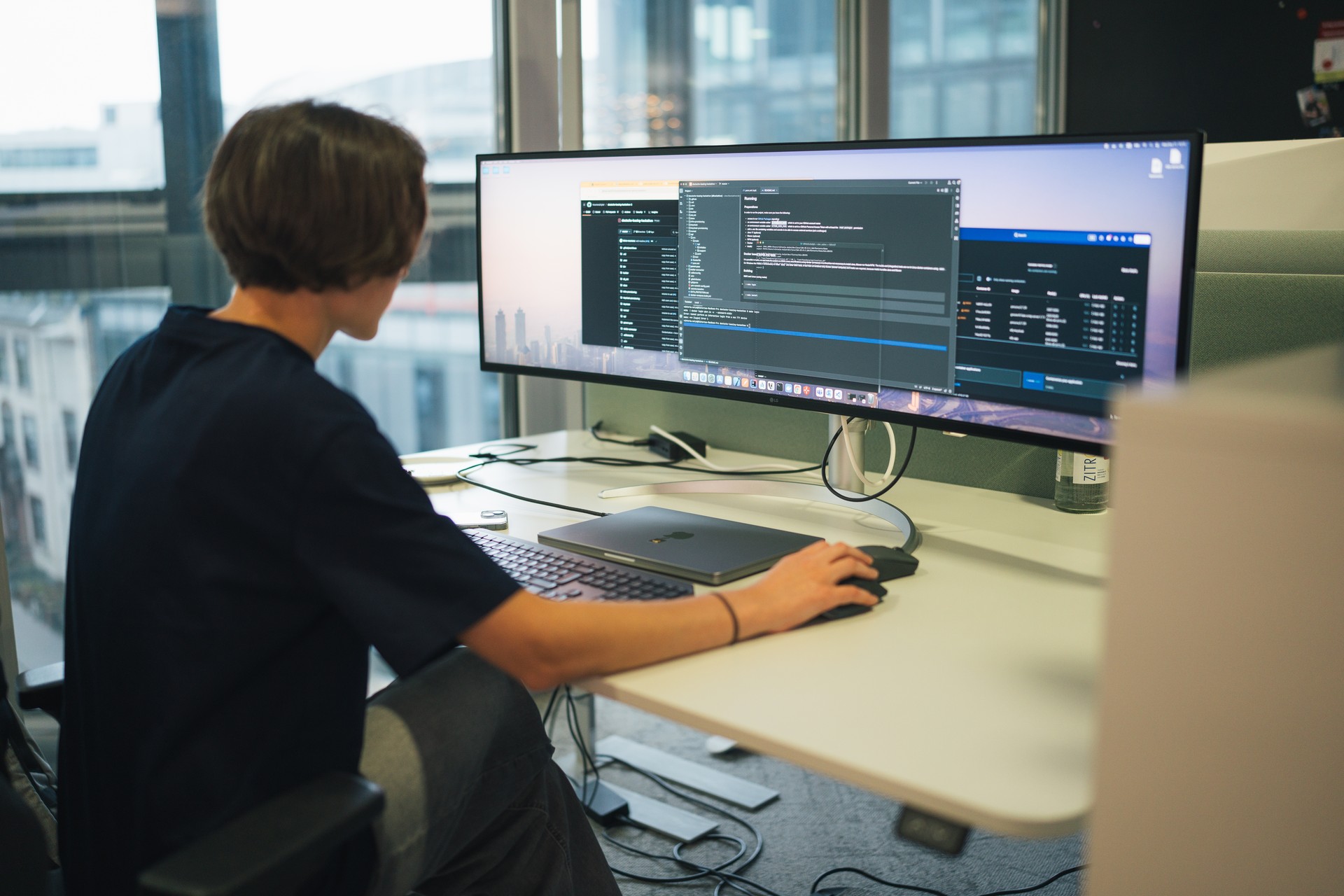 vent.io Entwicklerin arbeitet am Screen